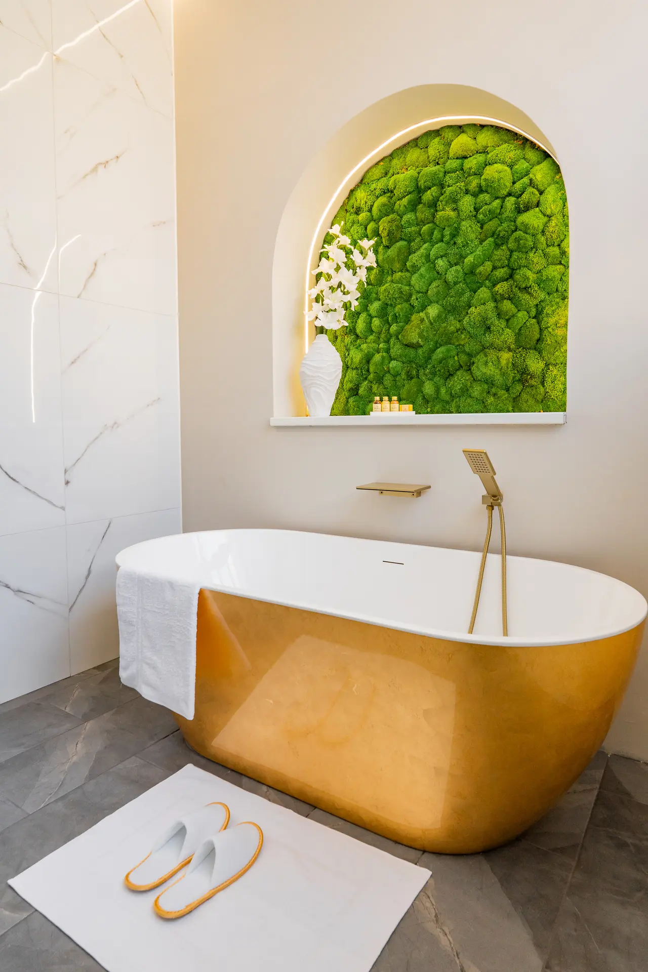 abovehotels Gallery25 image